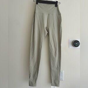 Set Active light green workout leggings